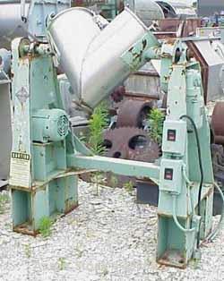 Used Patterson Kelley Twin Shell Dry Blender, 2 Cubic Foot Capacity, 304 Stainless Steel. Maximum material density 75 pounds per cubic foot. (2) 14" top charge ports, no covers. Shell 14" diameter x ...