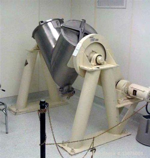 Unused-Used: Patterson Kelley twin shell blender, 5 cubic foot. Stainless steel body with inlet covers. Carbon steel support...