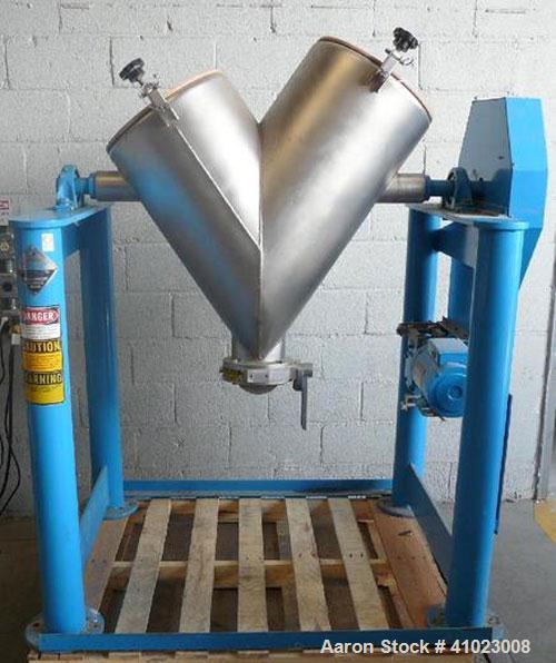 Unused-Patterson Kelley 3 Cubic Foot Crossflow Twin Shell V-Blender. This late model unit features the latest stand and shell design, 3 cubic foot working capacity, stainless steel shell, 290 lbs per...