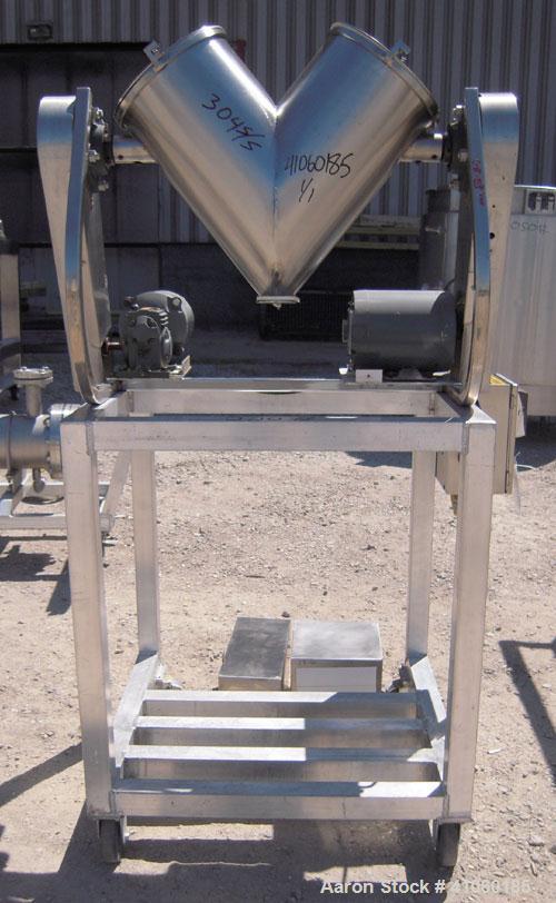 Used Patterson Kelley Twin Shell Blender, 16 quart capacity (.52 cubic feet), 304 stainless steel.  (2) 9" diameter charge ports with quick release covers. Each shell approximately 9 1/2" diameter x ...