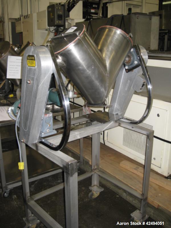 Used- Stainless Steel Patterson Kelley 16 quart twin shell blender