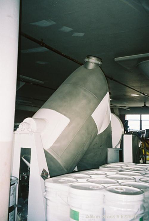 USED: Patterson Kelley twin shell blender, stainless steel construction on product contact surfaces. Maximum material density is 55 lbs/cubic foot. Quick release access covers, manual butterfly valve...