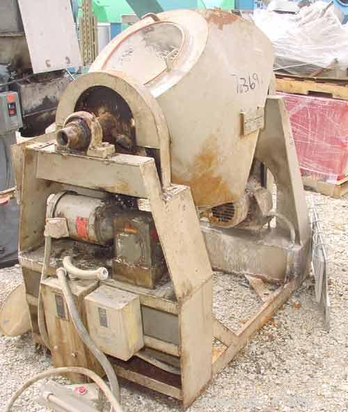 USED: Patterson Kelley twin shell liquid-solids blender, 2 cu ftcapacity, 316 stainless steel. Carbon steel jacket rated 30 psi at350 deg F. Max material density 85 pounds per cubic foot. Liquid soli...