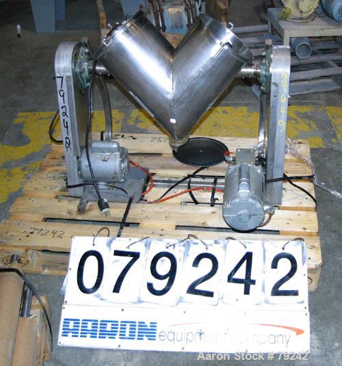 USED: Patterson Kelley 16 quart twin shell blender. 304 stainless steel, non-jacketed, approximately 350 lb/cubic frrt. Provision for an intensifier bar with a 1/3 hp, 1/60/115/230 volt, 1725 rpm mot...