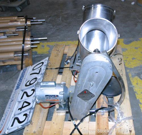 USED: Patterson Kelley 16 quart twin shell blender. 304 stainless steel, non-jacketed, approximately 350 lb/cubic frrt. Provision for an intensifier bar with a 1/3 hp, 1/60/115/230 volt, 1725 rpm mot...