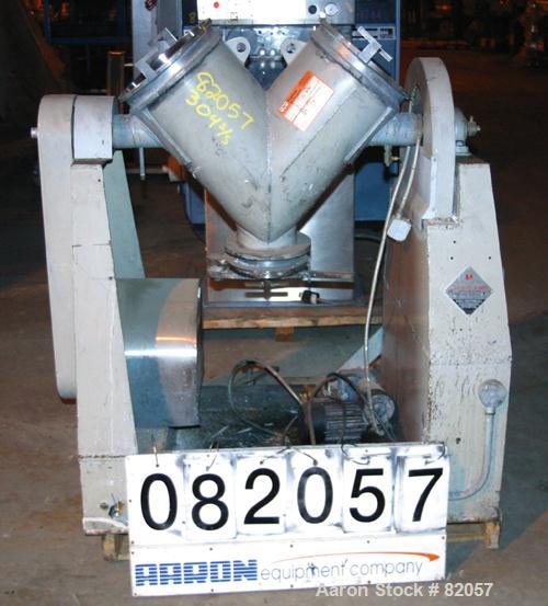 Used Patterson-Kelley Twin Shell Liquid-Solids Blender, 1 Cubic Foot Capacity, 304 Stainless Steel. Maximum material density 60 pounds per cubic foot. Solids bar with spray nozzle, driven by a 2hp, 3...