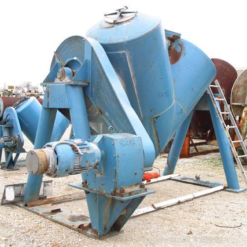 USED: Patterson Kelley Cross Flow Blender, 75 cubic feet, carbon steel. 105# cubic foot max material density. (2) 18" top charge ports with quick release covers. Shell driven by a 20 hp, 3/60/230/460...