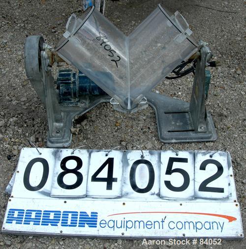 USED: Patterson Kelley Twin Shell Dry Blender, .26 cubic foot capacity (8 quart), acrylic construction. 7-1/2" diameter cones with covers. Shell driven by a 1/20 hp, 1/60/115 volt, 1725 rpm gearmotor...