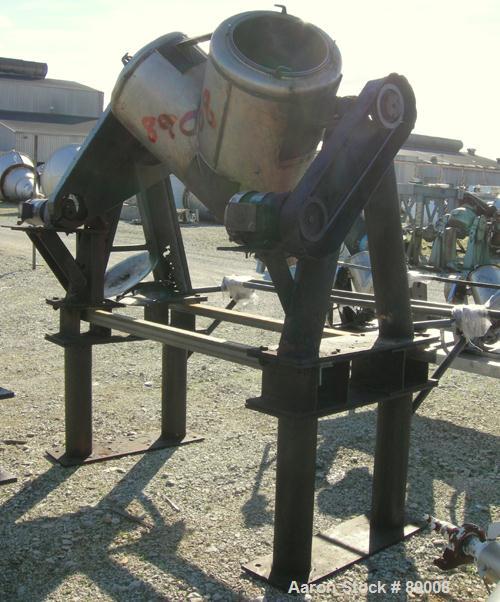 USED: Patterson Kelley Twin Shell Blender, 10 cubic foot capacity, 304 stainless steel.Max material density approximately 70 pounds per cubic foot.(2) 18" diameter charge ports with quick release cov...