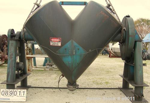 USED: Patterson Kelley twin shell blender, 125 cubic feet capacity, 304 stainless steel. Max material density 50 pounds per cubic foot. (2) 18" diameter charge ports with quick release covers. Shell ...