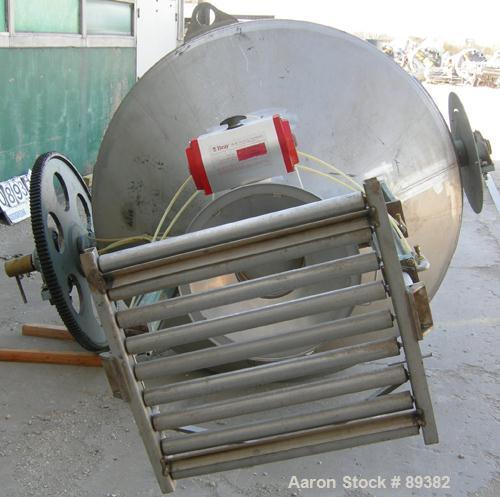 USED: Paul O Abbe Rota Cone Blender, 82 cubic foot total capacity, 50 cubic foot working capacity. 304 stainless steel. 66" diameter x 20" straight side x 35" and 39" cones. 16" diameter top port wit...