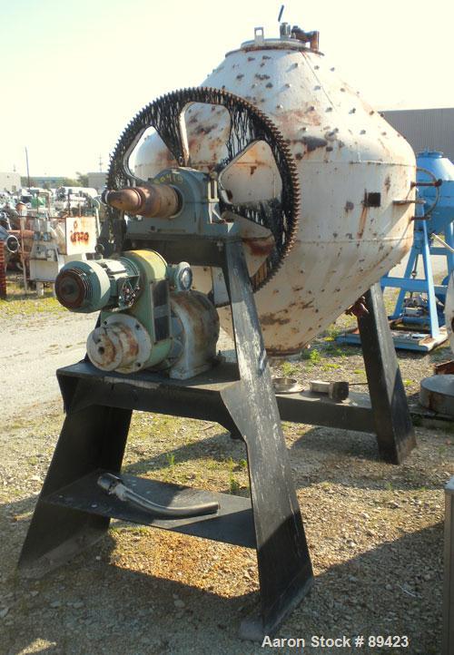 Used Paul O Abbe Rota Cone Blender, 70 Cubic Feet Working Capacity, 108 Total, 316 Stainless Steel. 72" diameter x 20" straight side x 36" cones. 16" diameter top port with cover, 10" center bottom o...