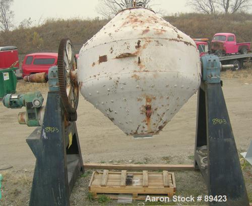 Used Paul O Abbe Rota Cone Blender, 70 Cubic Feet Working Capacity, 108 Total, 316 Stainless Steel. 72" diameter x 20" straight side x 36" cones. 16" diameter top port with cover, 10" center bottom o...