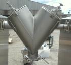 Used Patterson-Kelley Twin Shell Liquid-Solids Blender, 2 cubic feet capacity, 316 stainless steel. 62 Pounds per cubic foot maximum material density. 14’’ Diameter cones. Stainless steel pin intensi...
