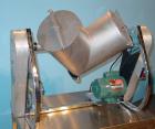 Used Patterson Kelly Twin Shell Liquid Solid Blender, 16 quart, stainless steel. 125 pounds per cubic foot max material density. Liquid solids bar driven by a 3/4 hp, 1/60/115/230 volt, 3450 rpm moto...
