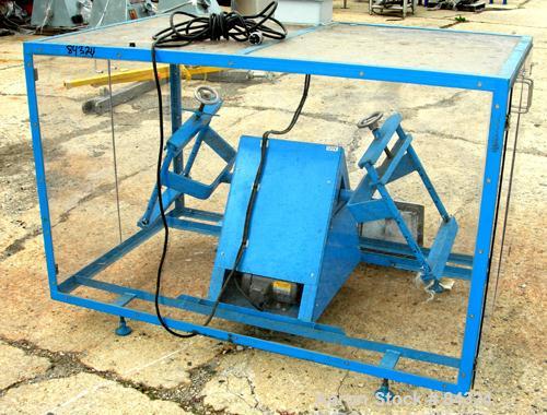 Used Morse Dual Can Tumbler, Model 2-305-1. Capacity (2) 8.5 gallon drums at 100 pounds per drum at 23 rpm. Minimum/maximum height 4-1/2" to 16-1/2", maximum diameter up to 12-1/2". Driven by a 1/4 h...
