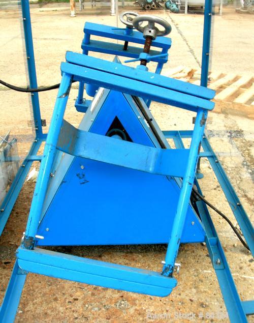 Used Morse Dual Can Tumbler, Model 2-305-1. Capacity (2) 8.5 gallon drums at 100 pounds per drum at 23 rpm. Minimum/maximum height 4-1/2" to 16-1/2", maximum diameter up to 12-1/2". Driven by a 1/4 h...