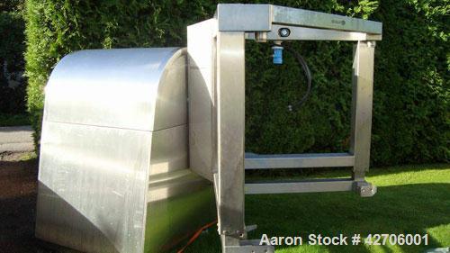 Used GEA IBC Single Pedstal Container Mixer/Blender. Material of construction is 316 stainless steel, total capacity 500 liter, working capacity 330 liter, non-jacketed container. Belt driven via a g...
