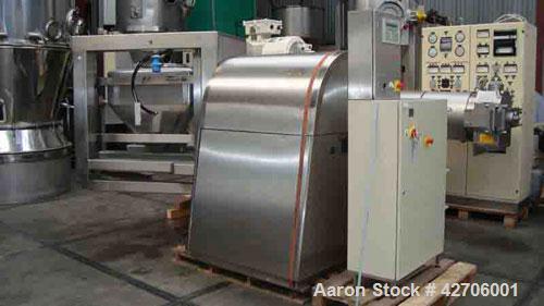 Used GEA IBC Single Pedstal Container Mixer/Blender. Material of construction is 316 stainless steel, total capacity 500 liter, working capacity 330 liter, non-jacketed container. Belt driven via a g...
