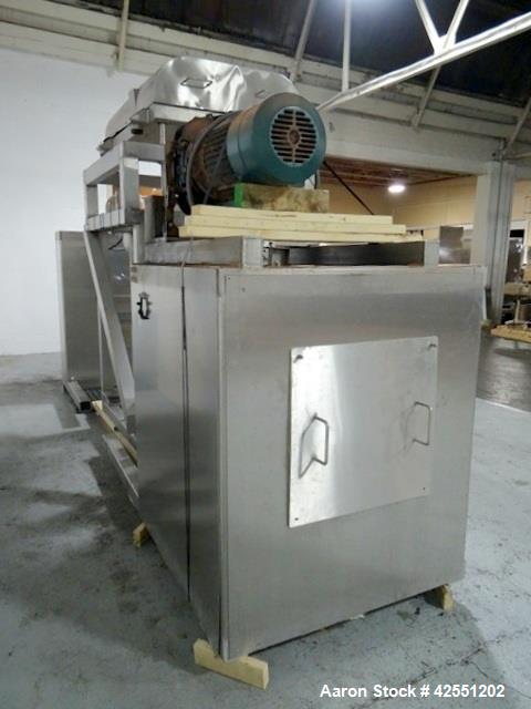 Used Tote Systems tote blender, 304 stainless steel construction, 79 cu ft(2500 liter) capacity, on stainless steel stands with 20 hp, 230/460 volt motor drive thru Sumitomo gear box with 76:1 gear b...