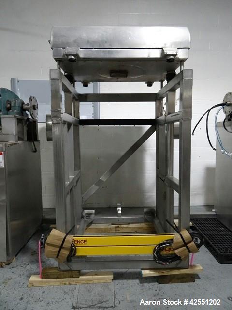 Used Tote Systems tote blender, 304 stainless steel construction, 79 cu ft(2500 liter) capacity, on stainless steel stands with 20 hp, 230/460 volt motor drive thru Sumitomo gear box with 76:1 gear b...