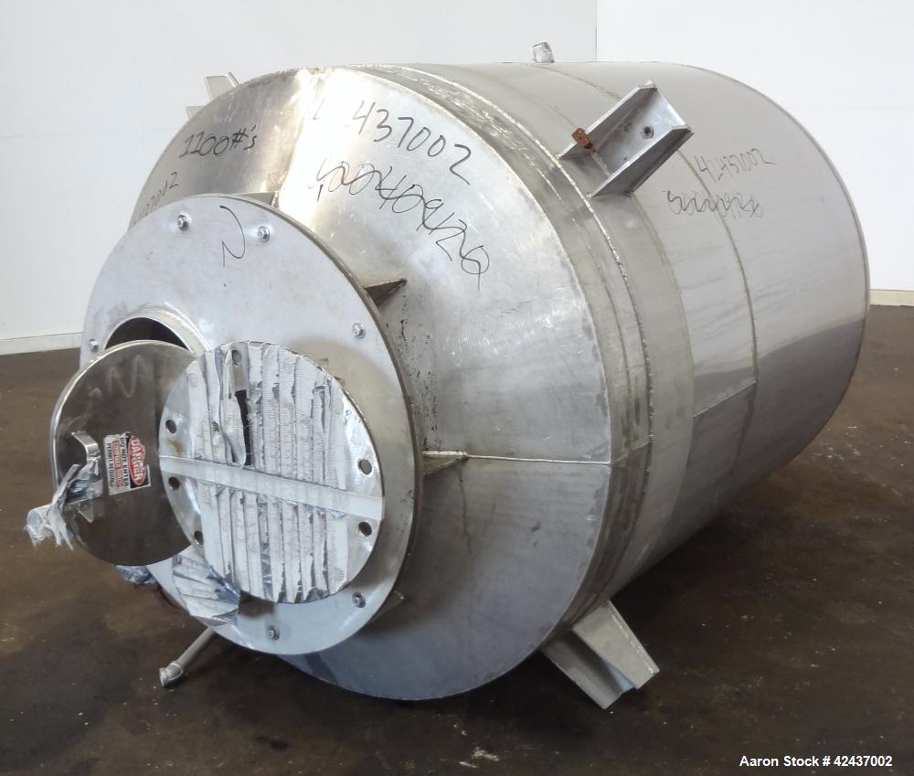 Used Admix Rotosolver High Shear Disperser/Dissolver, Model 200RS133. Approximate 2-1/2" diameter 316 stainless steel shaft with a 5.25" diameter mixing head, maximum batch size 400 gallon. Driven by...