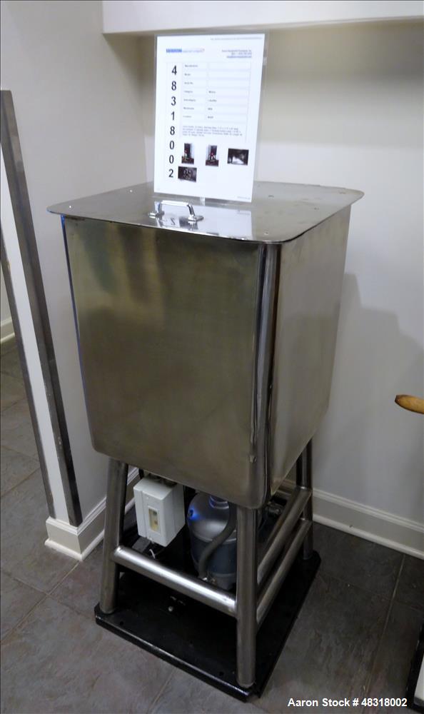 Used- Likwifier, Approximate 30 Gallon, 304 Stainless Steel, Vertical.