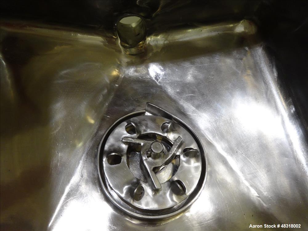 Used Likwifier, Approximate 30 Gallon, 304 Stainless Steel, Vertical.