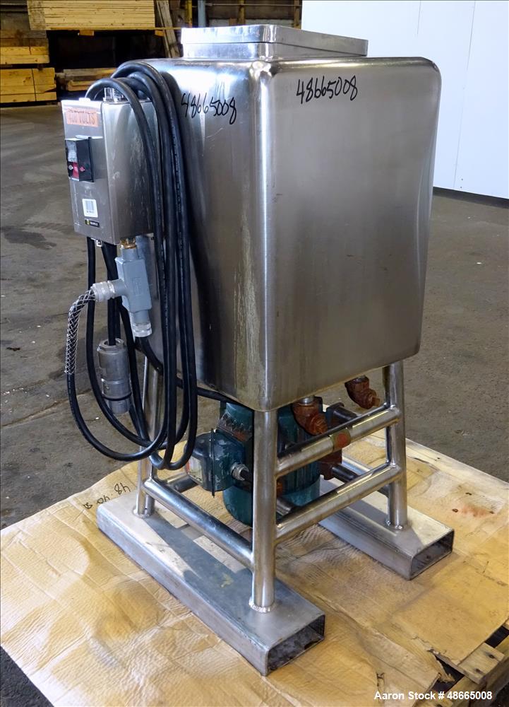 Used Norman Likwifier, 304 Stainless Steel, Approximate 17.5 Gallon, Vertical.