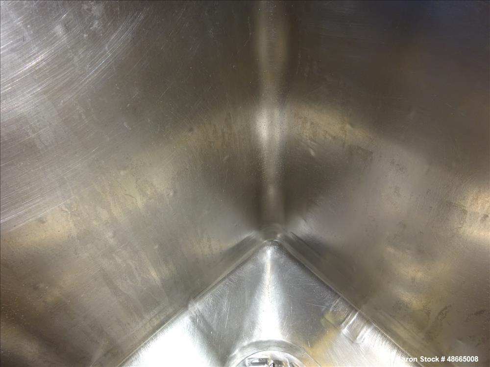 Used Norman Likwifier, 304 Stainless Steel, Approximate 17.5 Gallon, Vertical.