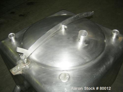 USED: APV 50 gallon vertical rectangular liquifier, 304 stainless steel. 26" wide x 26" wide x 18" straight side. 316 stainless steel blade driven by a 10 hp, 3/60/208-230/460 volt, 1760 rpm motor. T...