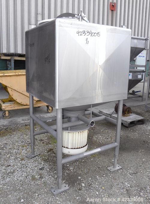 Used Breddo Likwifier, 200 Gallon, Model LDT, 304 Stainless Steel. Non-jacketed tank 40" wide x 40’’ long x 31’’ straight side. Flat top, coned bottom. Openings: top 1-1/2" tri-clamp, (2) 2" tri-clam...