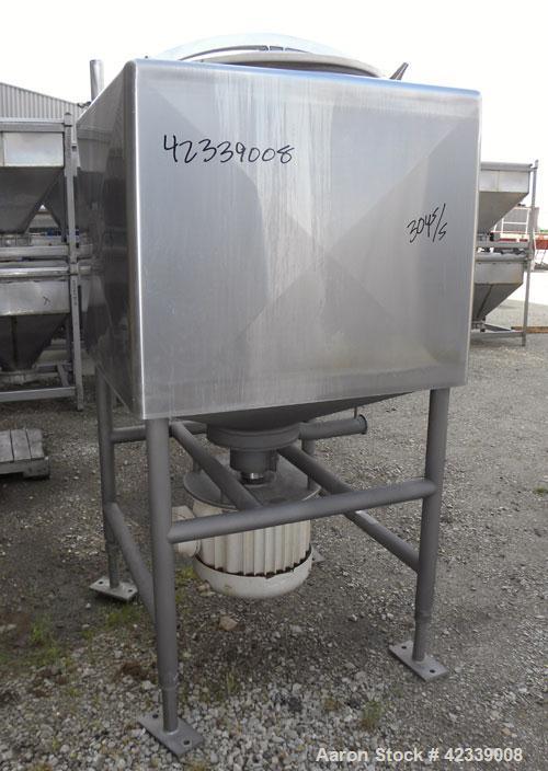 Used Breddo Likwifier, 200 Gallon, Model LDT, 304 Stainless Steel. Non-jacketed tank 40" wide x 40’’ long x 31’’ straight side. Flat top, coned bottom. Openings: top 1-1/2" tri-clamp, (2) 2" tri-clam...