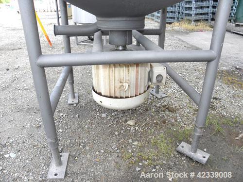 Used Breddo Likwifier, 200 Gallon, Model LDT, 304 Stainless Steel. Non-jacketed tank 40" wide x 40’’ long x 31’’ straight side. Flat top, coned bottom. Openings: top 1-1/2" tri-clamp, (2) 2" tri-clam...