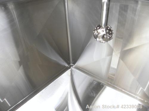 Used Breddo Likwifier, 200 Gallon, Model LDT, 304 Stainless Steel. Non-jacketed tank 40" wide x 40’’ long x 31’’ straight side. Flat top, coned bottom. Openings: top 1-1/2" tri-clamp, (2) 2" tri-clam...