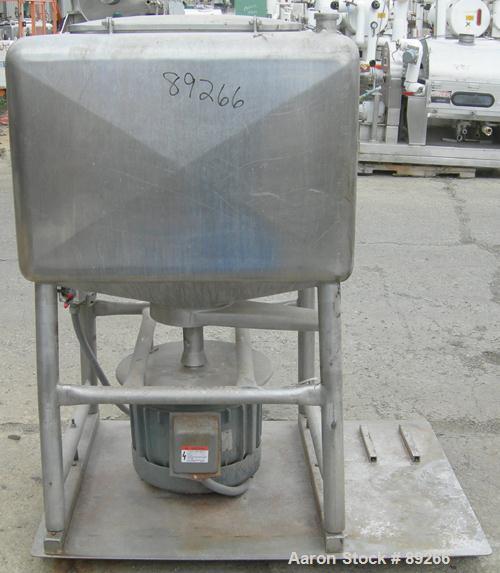 USED: Breddo Likwifier, 304 stainless steel, 100 gallon working capacity. Non-jacketed 35-1/2" wide x 35-1/2" long x 22" straight side. Flat top, coned bottom. Approximate 10" bottom impeller. Driven...