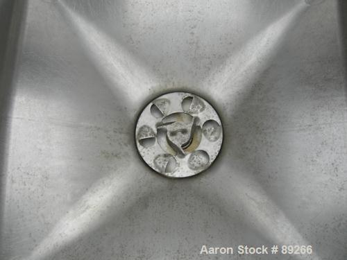 USED: Breddo Likwifier, 304 stainless steel, 100 gallon working capacity. Non-jacketed 35-1/2" wide x 35-1/2" long x 22" straight side. Flat top, coned bottom. Approximate 10" bottom impeller. Driven...