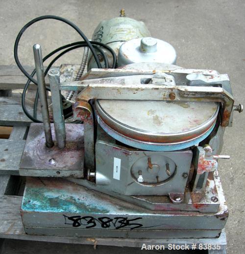 USED: Hoover automatic muller, model 4B. Unit consists of (2) 7-1/2" diameter glass plates, one of which rotates at a constant speed over a stationary plate causing shear forces to develop which simu...