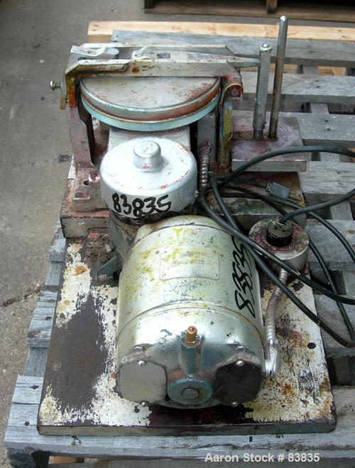 USED: Hoover automatic muller, model 4B. Unit consists of (2) 7-1/2" diameter glass plates, one of which rotates at a constant speed over a stationary plate causing shear forces to develop which simu...