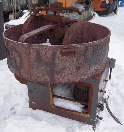 Used National Engineering Simpson Mix-Muller. 36" diameter 304 stainless steel pan.(2) 16'' diameter x 3'' wide carbon steel mulling wheels, (1) scraper. Approximate 6'' x 12'' side bottom outlet wit...