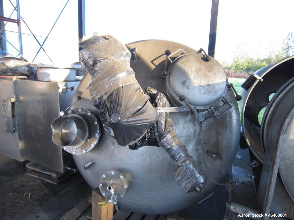 Used Hosokawa Vrieco Nauta type mixer, type 15 VB-2. Material of construction is stainless steel, 52.9 cu ft. (1500 liter) capacity. Vacuum, not jacketed.