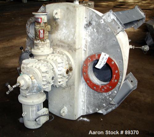 Used Hosokawa Micron Nauta Mixer, Model 3VV-2. 10.5 Cubic Feet Working Capacity, Stainless Steel. 300 Liter capacity, independent .5 hp, 230/460 volt, swing arm and screw drives. Jacketed chamber, fl...