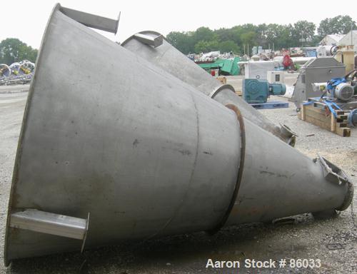 USED: J H Day Nauta mixer, 70 cubic foot working capacity, 304 stainless steel. Approximately 83" diameter x 115" straight side. Non-jacketed. 1/3 cover. Approximate 8" diameter pintle bearing bottom...