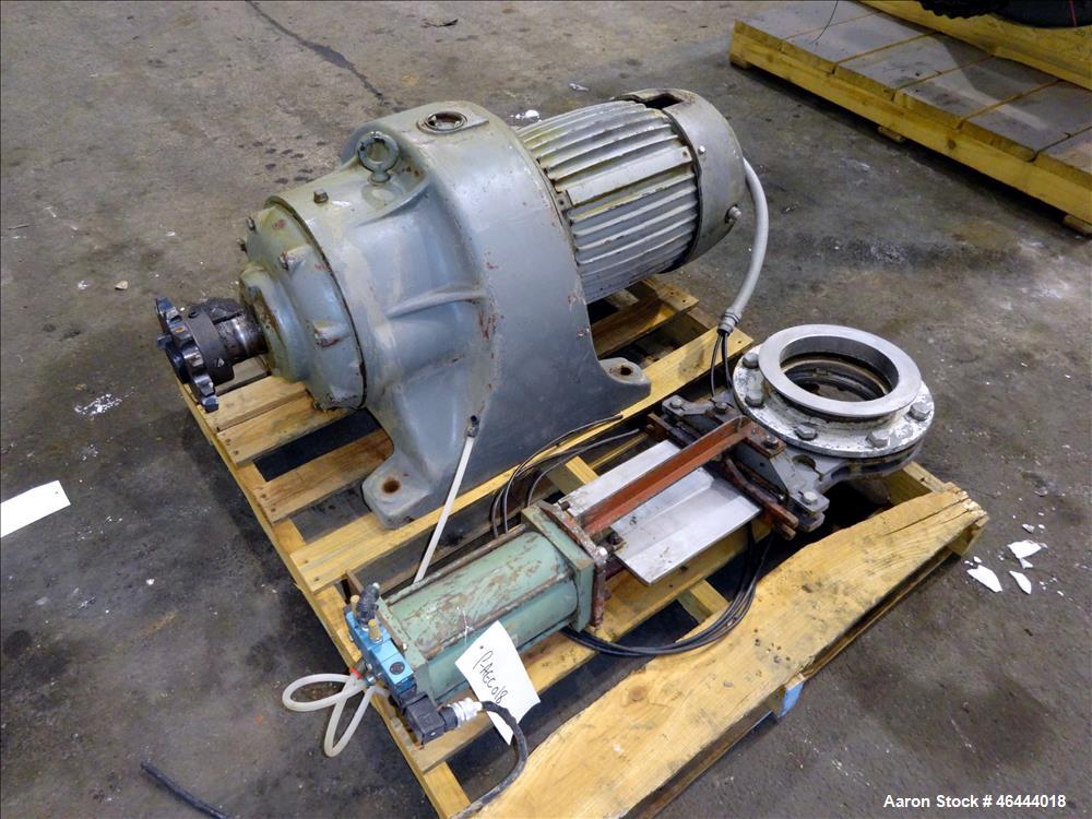Used Young Machinery Paddle & Ribbon Blender, Size 12 42-10-0, Approximate 110 Cubic Feet Working Capacity, Carbon Steel. Non-jacketed trough 42-1/2" wide x 120" long x approximately 48" deep. Approx...