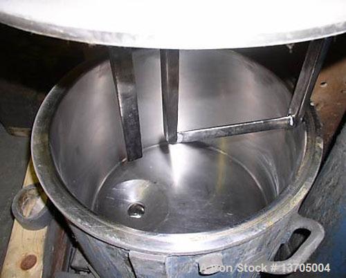 Used Ross Model HDM-10 vacuum jacketed double planetary mixer. 10 gallon capacity, stainless steel construction, stainless steel jacketed mix can, driven by a 3 hp variable speed drive, air/oil hydra...