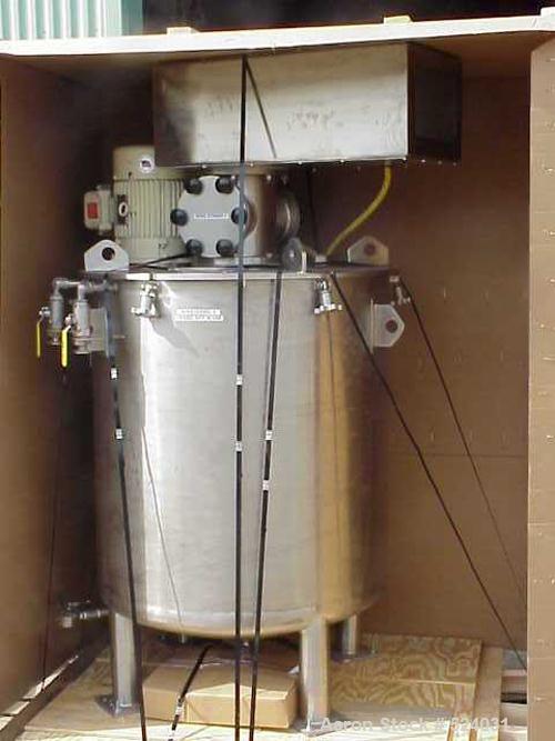 USED: Ross dual shaft sanitary mixing vessel. Has model VE-05homogenizer, 5 hp, 3480 rpm, XP drive and a center mounted mixerdrive for sweep type mixer. Drive is there but sweep shaft is not.Mounted ...