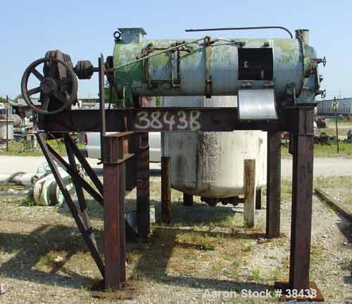 Used Littleford Model KM600D Plow Mixer. Continuous. 304 Stainless construction. 21.2 cubic foot total volume, 11.0 cubic foot working. Non-jacketed mix chamber 25" diameter x 78 3/4" long. 9 plows o...