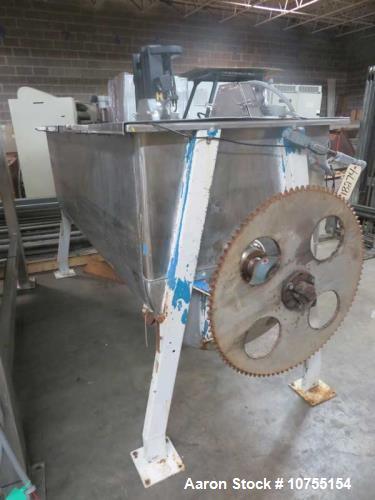 Used- 120 cubic foot double ribbon blender of unknown manufacture. Stainless steel construction. Non-jacketed chamber with 2...