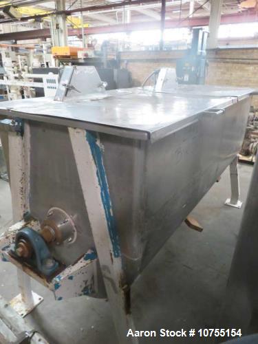 Used- 120 cubic foot double ribbon blender of unknown manufacture. Stainless steel construction. Non-jacketed chamber with 2...