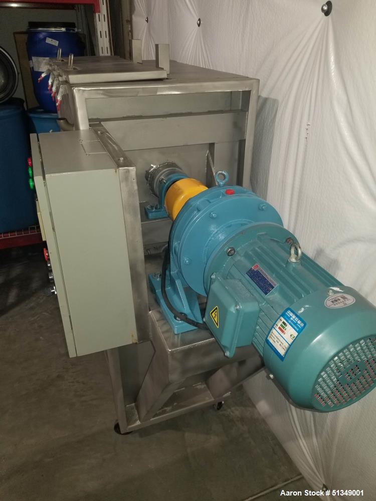 Unused - 5 Cubic Foot Ribbon Blender with Oil Heating Jacket